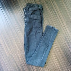 American Eagle High Wasted Jeans